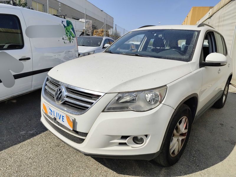 Volkswagen Tiguan 2.0 TDI Advance BlueMotion Tech 2010 – снимка 2