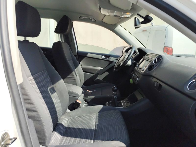 Volkswagen Tiguan 2.0 TDI Advance BlueMotion Tech 2010 – снимка 10