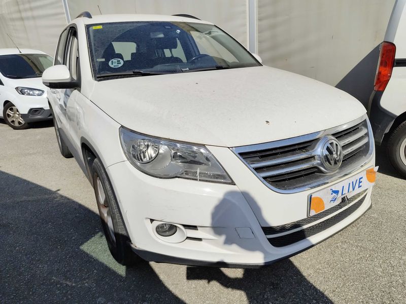 Volkswagen Tiguan 2.0 TDI Advance BlueMotion Tech 2010 – снимка 6