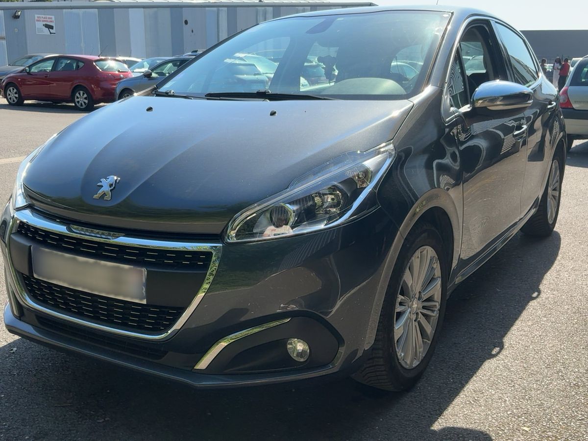 Peugeot 208 2016