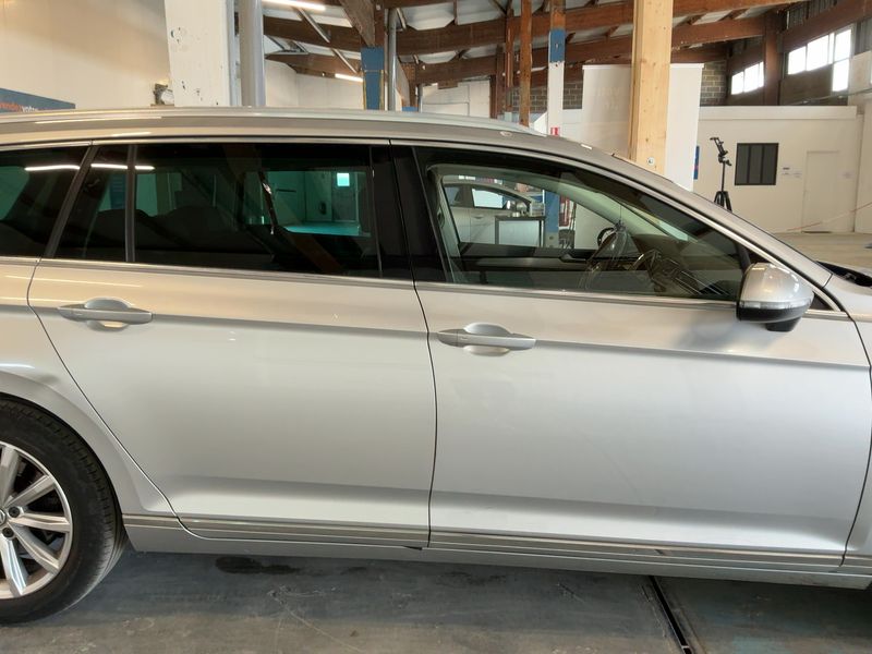 Volkswagen Passat 2.0 TDI Carat BlueMotion Tech 2016 – снимка 10