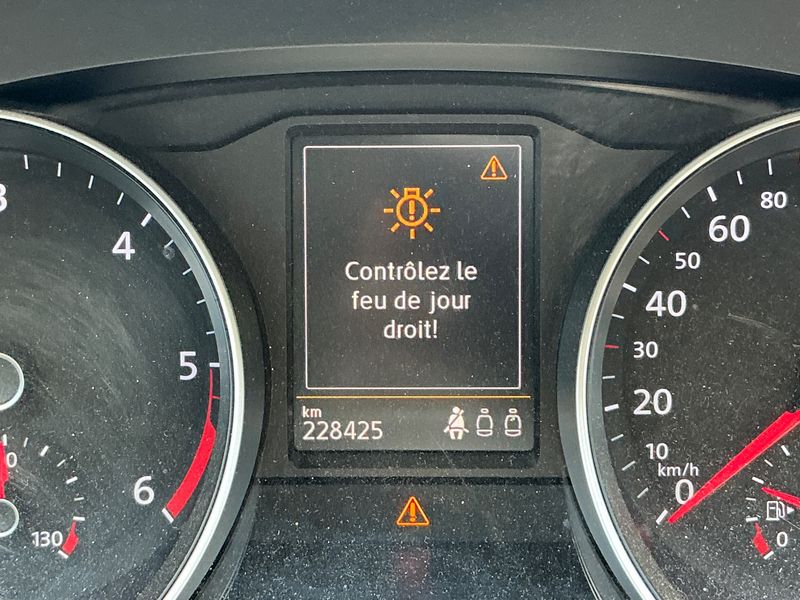 Volkswagen Passat 2.0 TDI Carat BlueMotion Tech 2016 – снимка 31