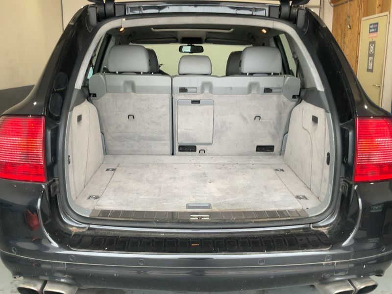 Porsche Cayenne Turbo — zdjęcie 10