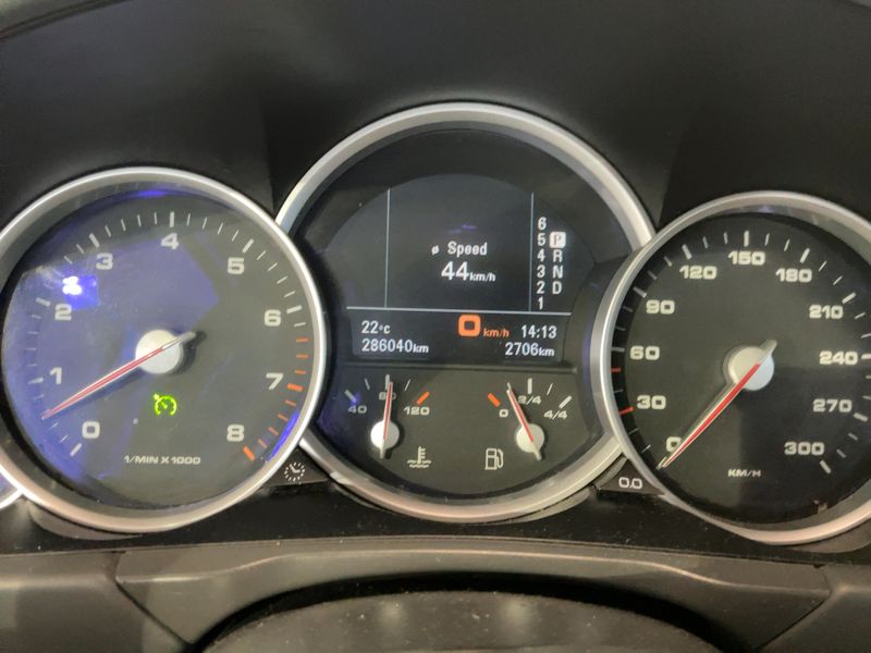 Porsche Cayenne Turbo — zdjęcie 13