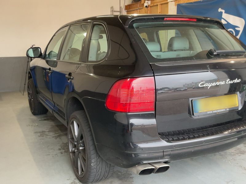 Porsche Cayenne Turbo — zdjęcie 3