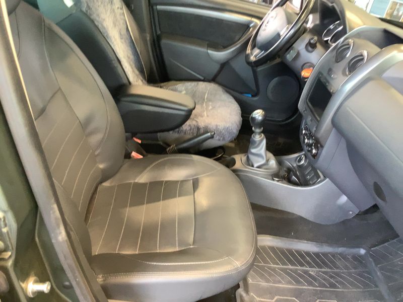 Dacia Duster 1.5 dCi Prestige 4x4 — zdjęcie 11