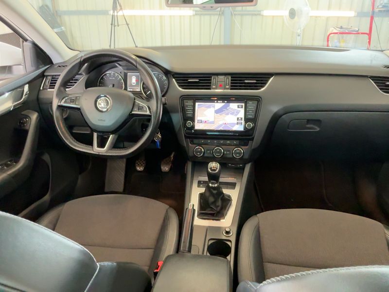 Skoda Octavia 2.0 TDI Elegance 2014 – снимка 18