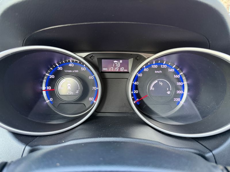 Hyundai ix35 1.6 Classic 2WD — zdjęcie 12