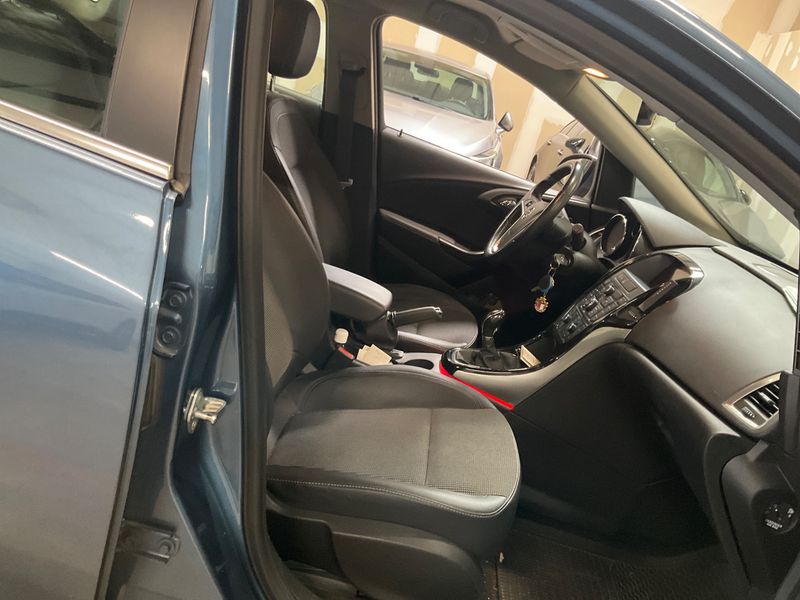 Opel Astra 1.6 CDTI DPF Cosmo — zdjęcie 3