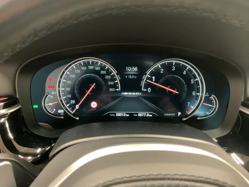 BMW 5er M550i xDrive — zdjęcie 13