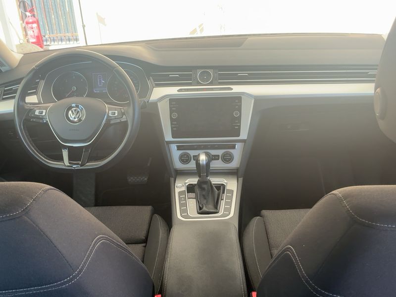 Volkswagen Passat 1.6 TDI Business Line BlueMotion Tech — zdjęcie 12