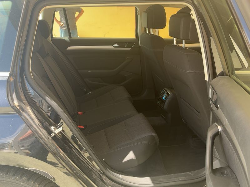 Volkswagen Passat 1.6 TDI Business Line BlueMotion Tech — zdjęcie 14