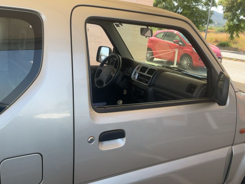 Suzuki Jimny 1.3 Special Edition — zdjęcie 7