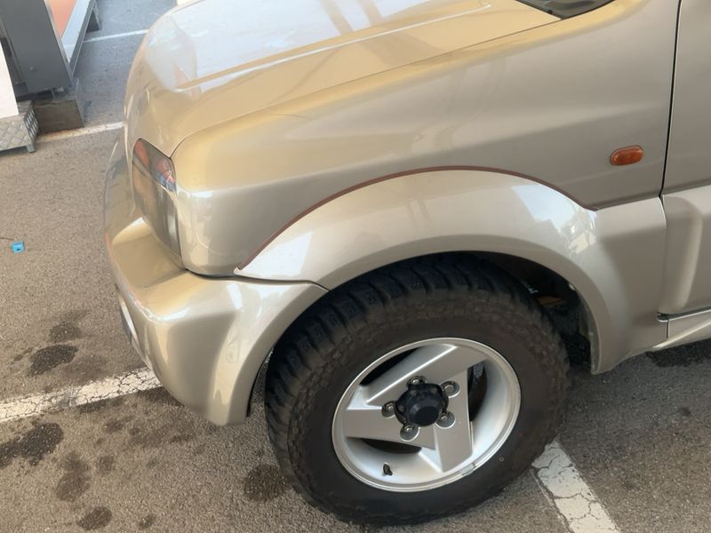 Suzuki Jimny 1.3 Special Edition — zdjęcie 2