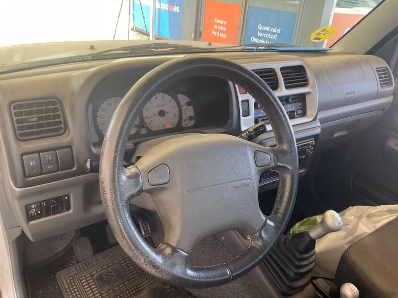 Suzuki Jimny 1.3 Special Edition — zdjęcie 12