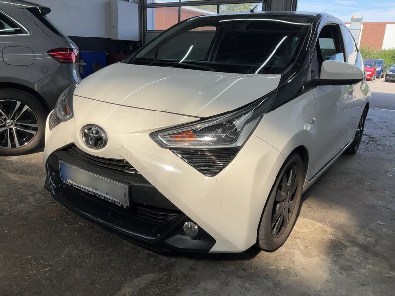Aygo 1.0 X-Play club