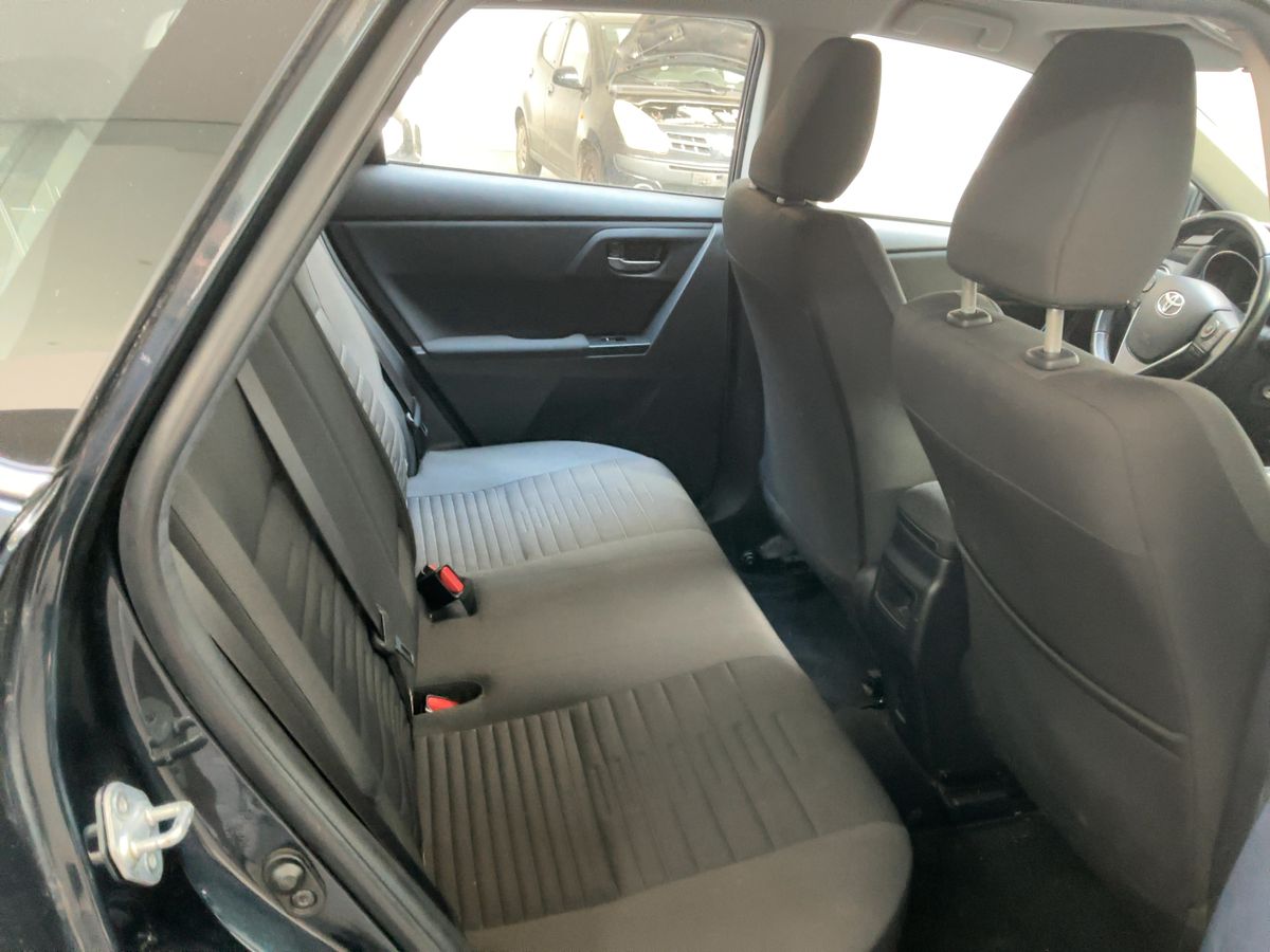 Toyota Auris 2017 — photo 20