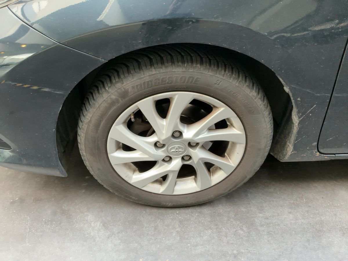 Toyota Auris 2017 — photo 4