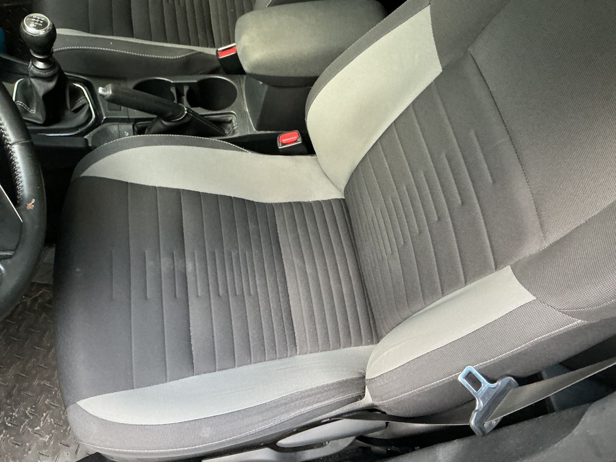 Toyota Auris 2017 — photo 28