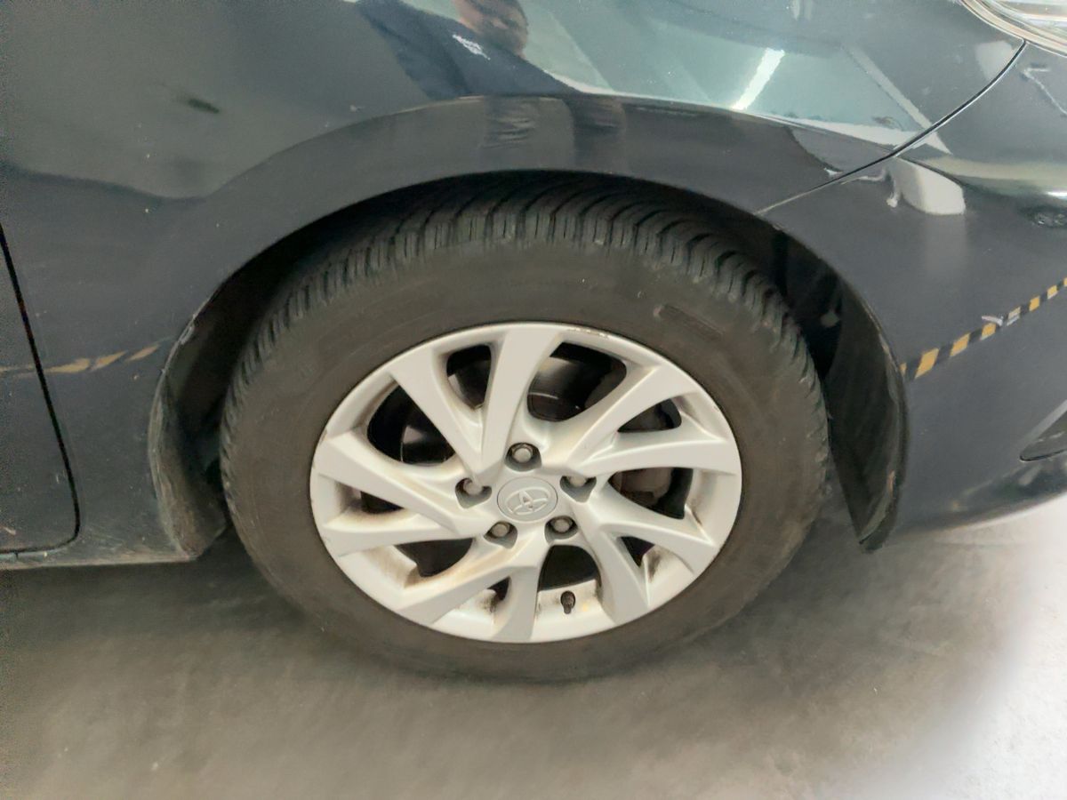 Toyota Auris 2017 — photo 12