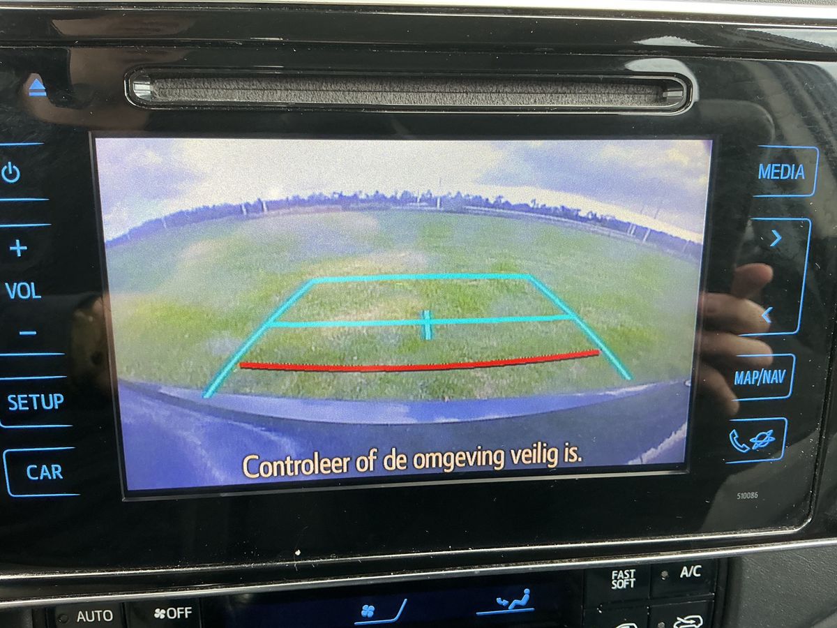 Toyota Auris 2017 — photo 38