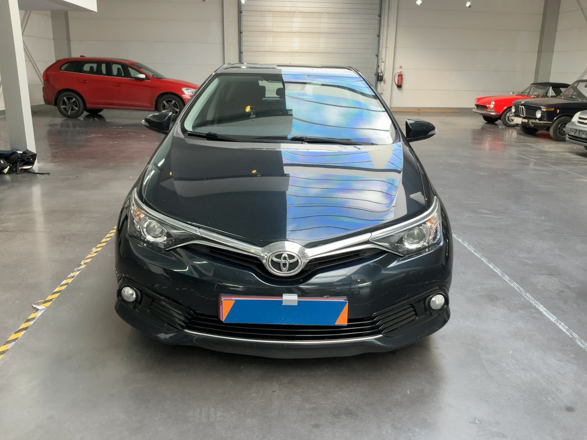 Toyota Auris 2017 — photo 15