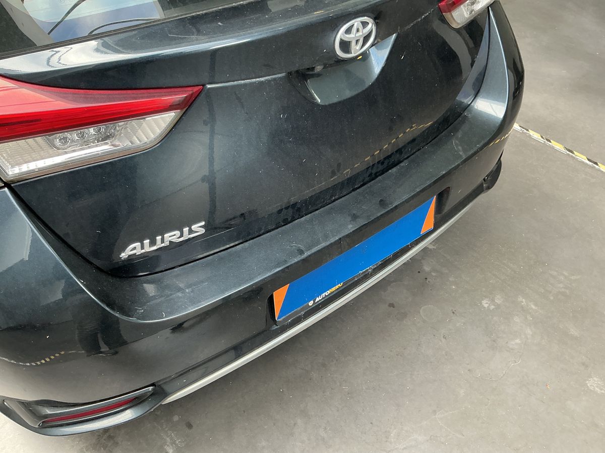 Toyota Auris 2017 — photo 31