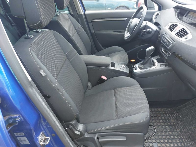 Renault Scenic 2.0 Dynamique — zdjęcie 10