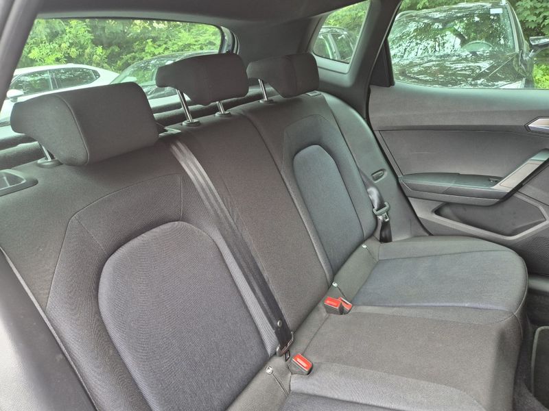 Seat Arona 1.0 TSI FR — zdjęcie 9