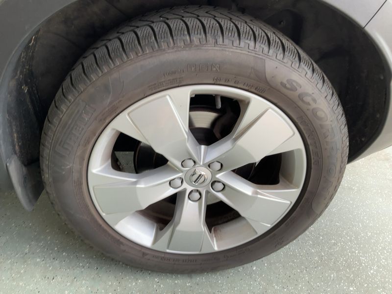 Volvo XC40 2.0 D4 Momentum Pro AWD 2019 – снимка 5