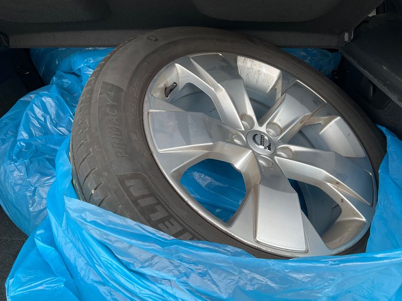 Volvo XC40 2.0 D4 Momentum Pro AWD 2019 – снимка 15