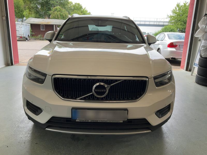 Volvo XC40 2.0 D4 Momentum Pro AWD 2019 – снимка 14