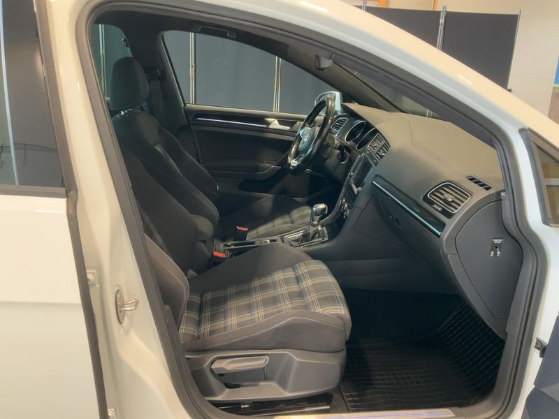 Volkswagen Golf VII 1.4 GTE 2016 – снимка 17