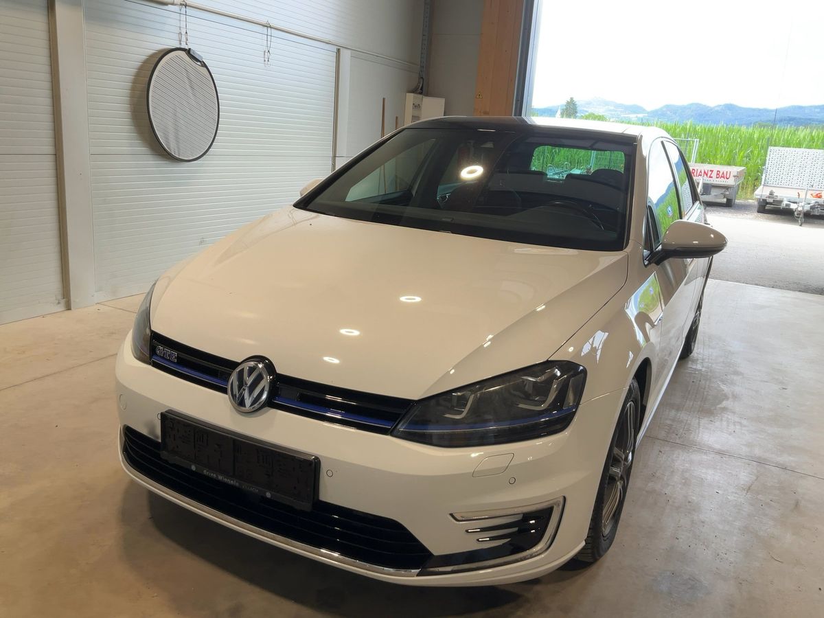 Volkswagen Golf 2016 — photo 1