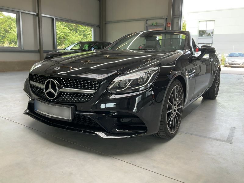 Mercedes-Benz SLC-Klasse SLC 200 CGI AMG Line