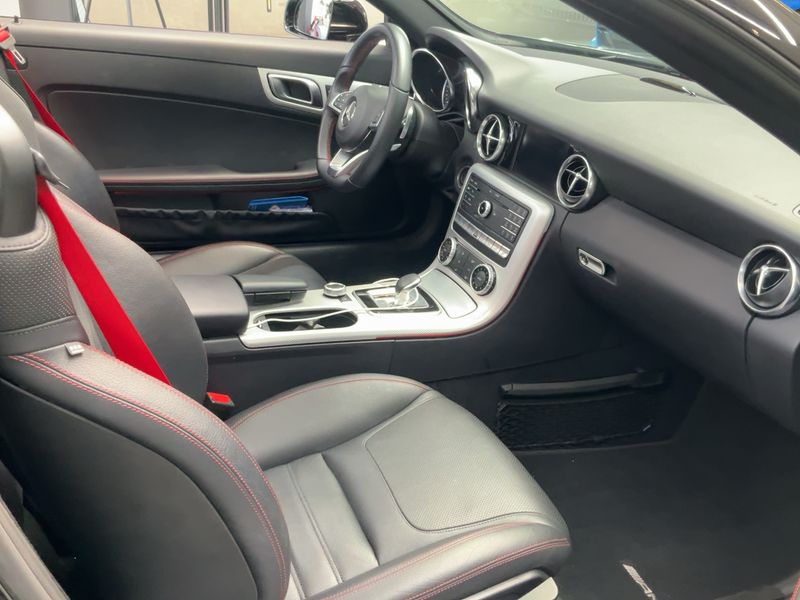 Mercedes-Benz SLC-Klasse SLC 200 CGI AMG Line — zdjęcie 11