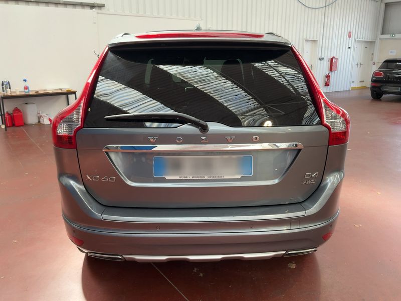Volvo XC60 2.4 D4 Momentum AWD — zdjęcie 5