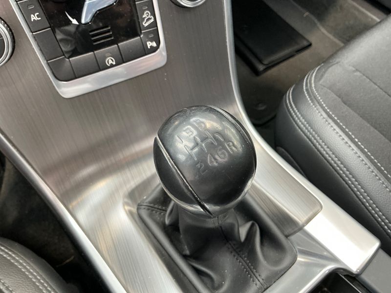 Volvo XC60 2.4 D4 Momentum AWD 2015 – снимка 24