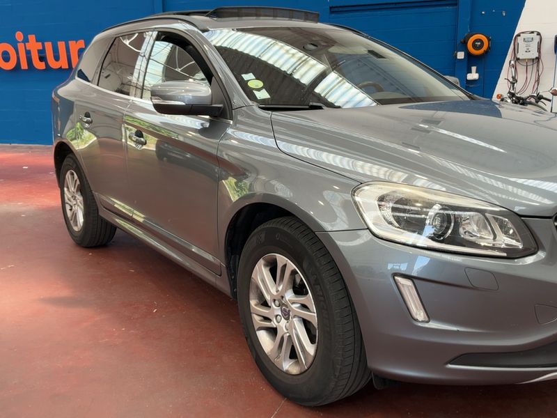 Volvo XC60 2.4 D4 Momentum AWD — zdjęcie 8