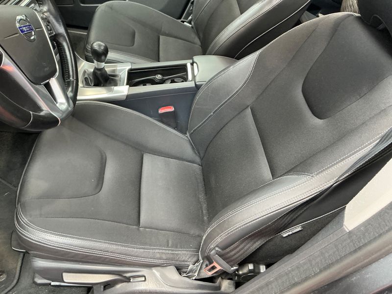 Volvo XC60 2.4 D4 Momentum AWD 2015 – снимка 23