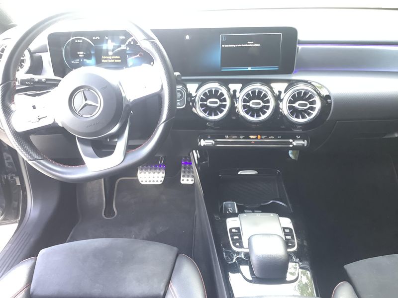 Mercedes-Benz A-Klasse A 250 — zdjęcie 12