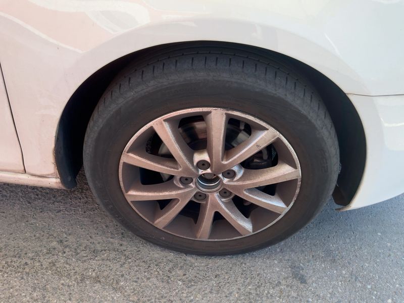 Volkswagen Golf VI 1.6 TDI Sport 2011 – снимка 11