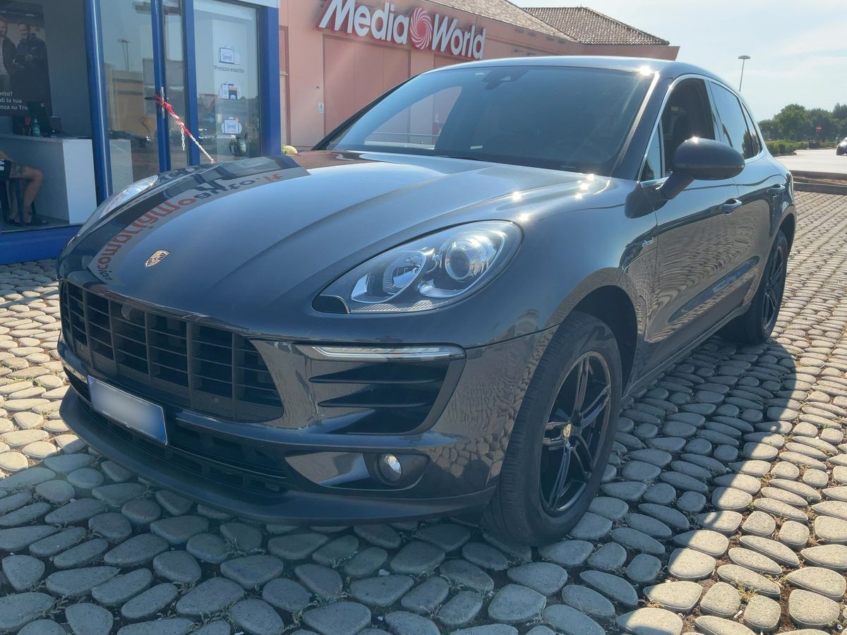 Porsche Macan 2016