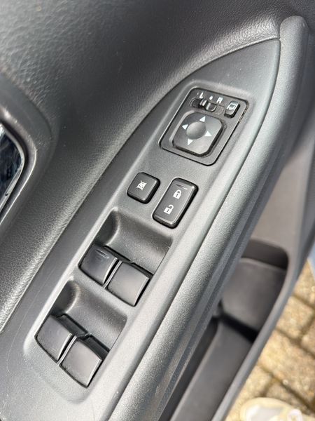 Mitsubishi Outlander 2.0 PHEV Instyle 4WD — zdjęcie 18
