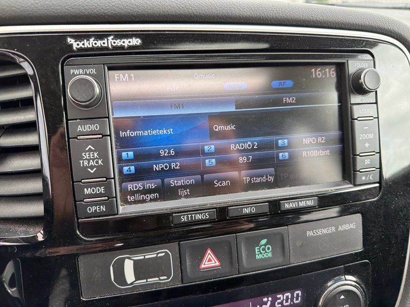 Mitsubishi Outlander 2.0 PHEV Instyle 4WD — zdjęcie 13