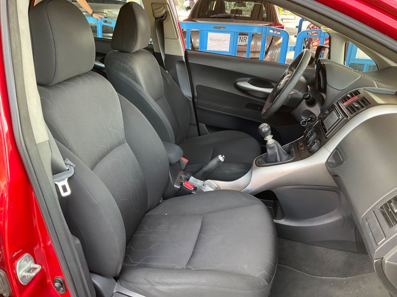 Toyota Auris 1.6 Active — zdjęcie 3