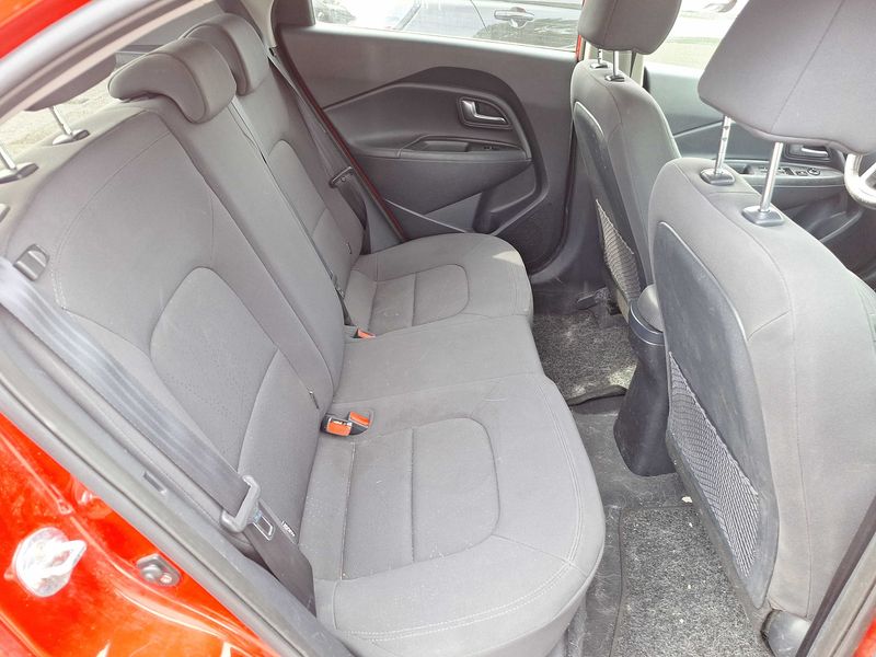 Kia Rio 1.4 CRDi Spirit — zdjęcie 13