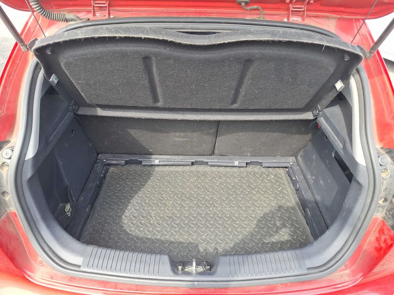 Kia Rio 1.4 CRDi Spirit — zdjęcie 9