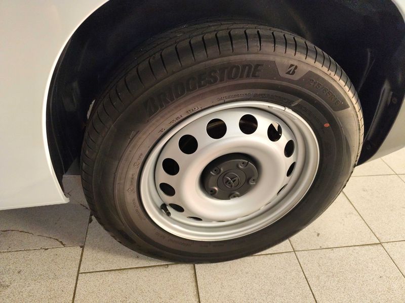 Toyota ProAce City electric drive 100 kW Combi L1 GX — zdjęcie 16