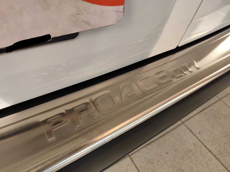 Toyota ProAce City electric drive 100 kW Combi L1 GX — zdjęcie 14